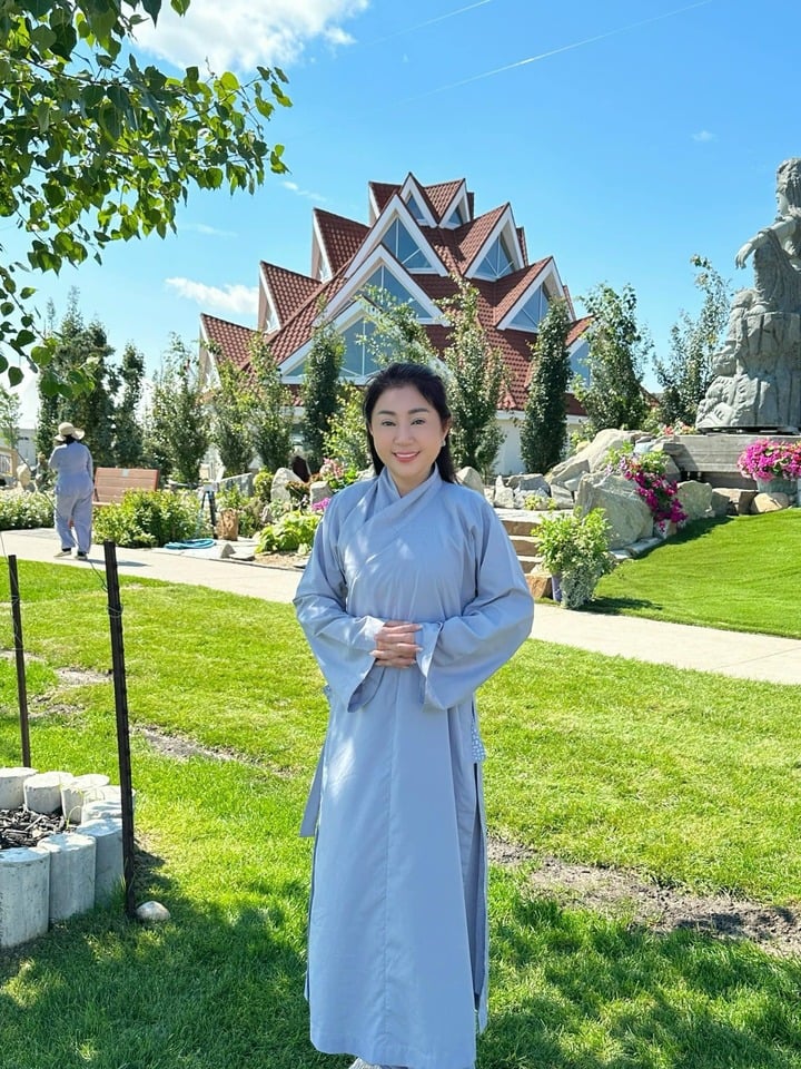 Thoại Mỹ tìm sự an yên nhờ Phật pháp.