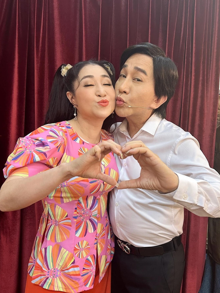 Mối tình đầu của Kim Tử Long là NSƯT Thoại Mỹ.