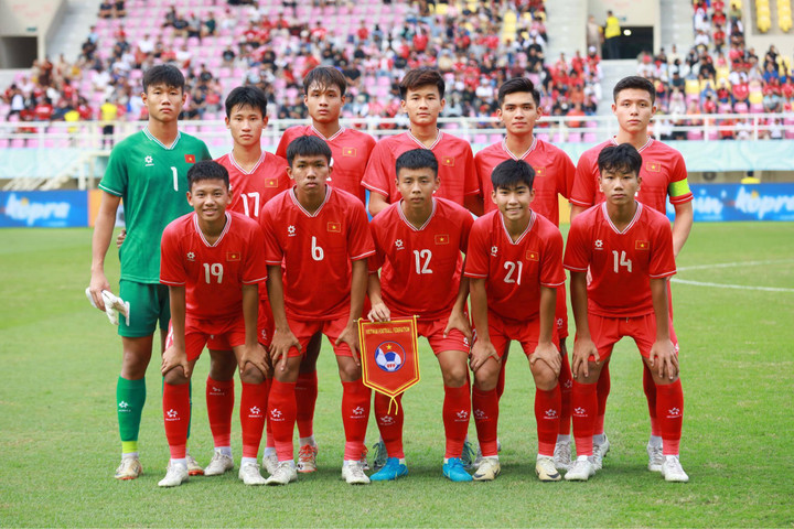 U16 Việt Nam để thua 2 bàn.