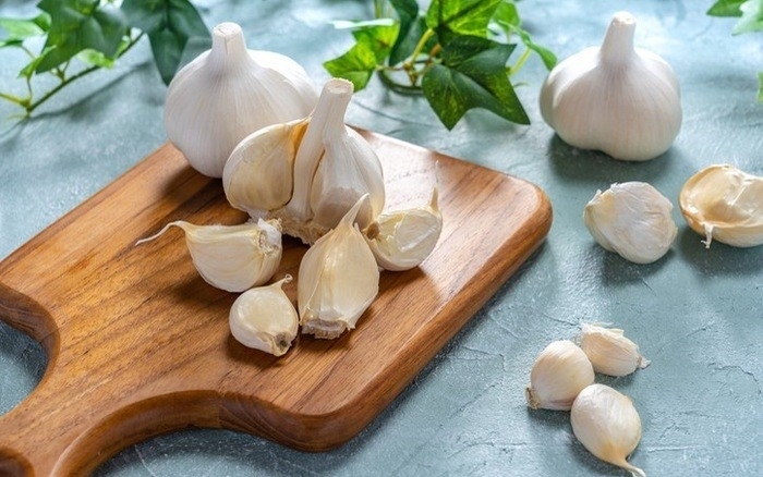 Ai không nên ăn tỏi là thắc mắc được nhiều người quan tâm. (Ảnh minh hoạ)