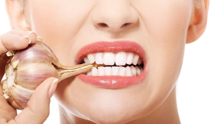 Tỏi rất giàu chất dinh dưỡng, có nhiều tác dụng cho sức khỏe. (Ảnh minh hoạ)
