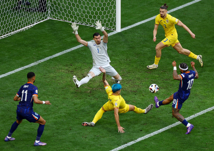 Memphis Depay vẫn là ngòi nổ nguy hiểm bên phía Hà Lan.