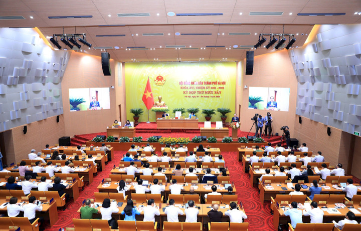 Quang cảnh phiên họp.