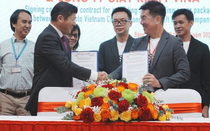 Hình ảnh tại buổi lễ ký kết.