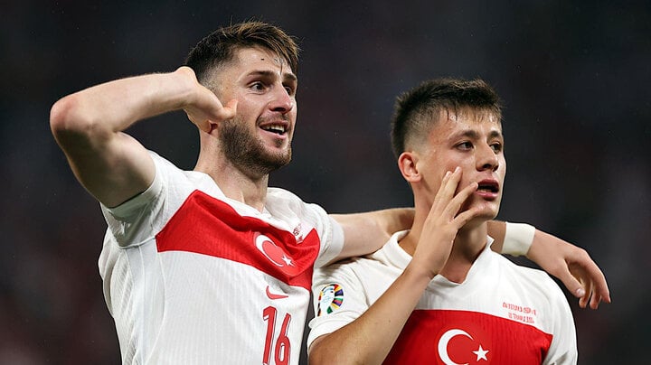 Đội tuyển Thổ Nhĩ Kỳ đánh bại Áo.