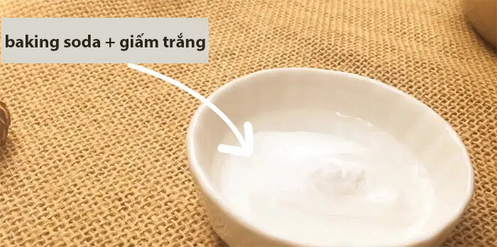 Hỗn hợp giấm và baking soda giúp làm sạch quần áo. (Ảnh: Sohu)