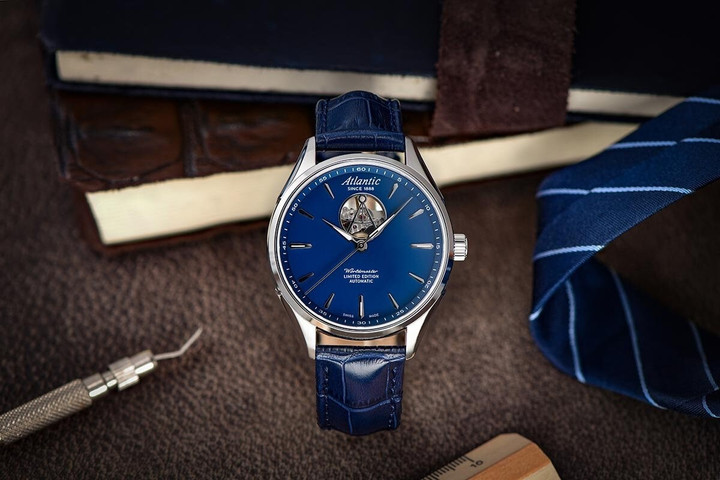 Đồng hồ Atlantic Swiss AT-52780 Limited phiên bản giới hạn 888 chiếc trên toàn thế giới.