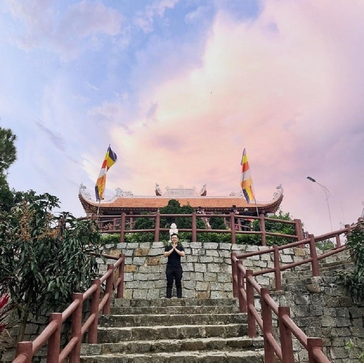 Lễ hội chùa Hương Tích là cơ hội cho mọi du khách khám phá văn hóa tín ngưỡng, cũng như trải nghiệm nhiều hoạt động văn hóa dân gian của người dân bản địa.