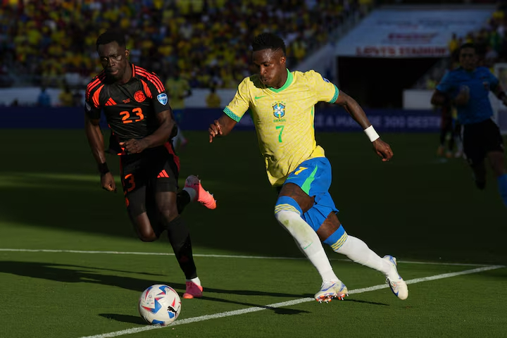 Brazil mất phạt đền ở trận gặp Colombia.