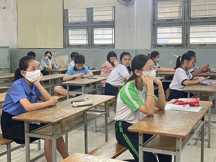 Điểm khảo sát tại trường THCS Trần Văn Ơn, Quận 1 có 35 phòng thi với 840 thí sinh. (Ảnh: Thanh Ngân)