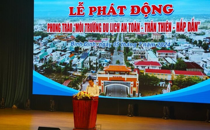 Ông Huỳnh Cao Nhất trong buổi lễ.