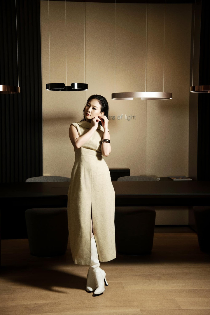 Ở tuổi 48, Mỹ Uyên vẫn độc thân. Nữ nghệ sĩ từng chia sẻ: "Tôi nghĩ rằng mình không ế vì vẫn có nhiều người đàn ông yêu và đeo đuổi tôi lắm... Tới 70 tuổi, tôi vẫn có thể làm cô dâu được. Khi đó, tôi sẽ mặc một chiếc áo cưới thật sexy, cài một bông hoa thật to trên đầu và đi xe mui trần”.