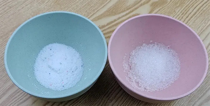 Thêm đường vào cơm để tạo độ ngọt thu hút côn trùng. (Ảnh: Sohu)