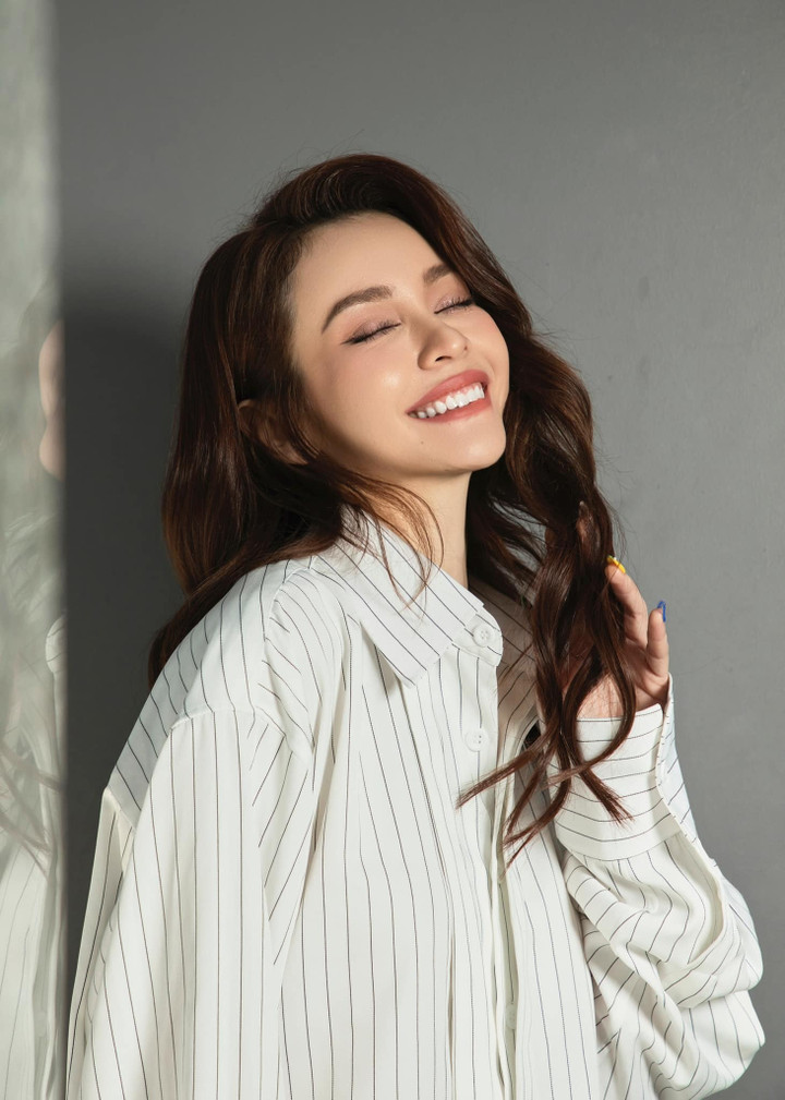 Cô cũng không ngại việc mình là ca sĩ đi thi, bởi theo cô, tất cả các thí sinh khi bước vào cuộc thi đều phải cố gắng nỗ lực và mỗi người sẽ có một hành trình chuẩn bị riêng. Để chuẩn bị cho Miss Universe Vietnam 2024, MLee đã lên kế hoạch tập luyện các kỹ năng để trở thành một thí sinh của năm nay.