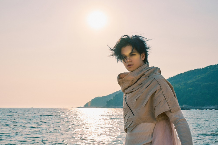 Hình ảnh ấn tượng của (S)TRONG Trọng Hiếu trong MV mới.