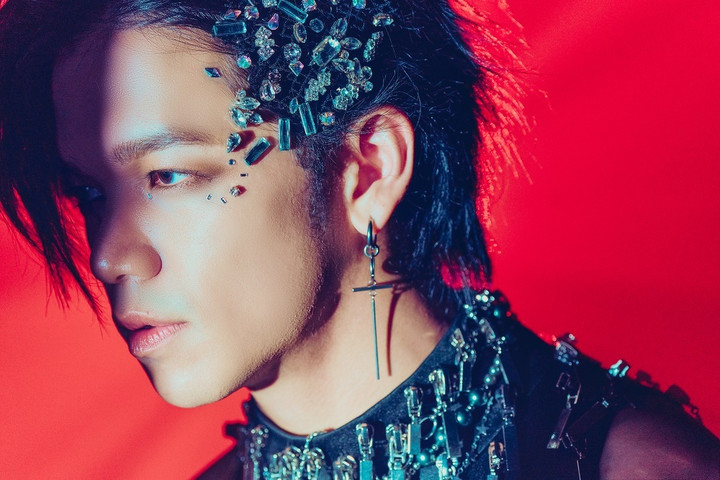 (S)TRONG Trọng Hiếu sinh ra và lớn lên tại Đức nhưng lại chọn về Việt Nam phát triển sự nghiệp.