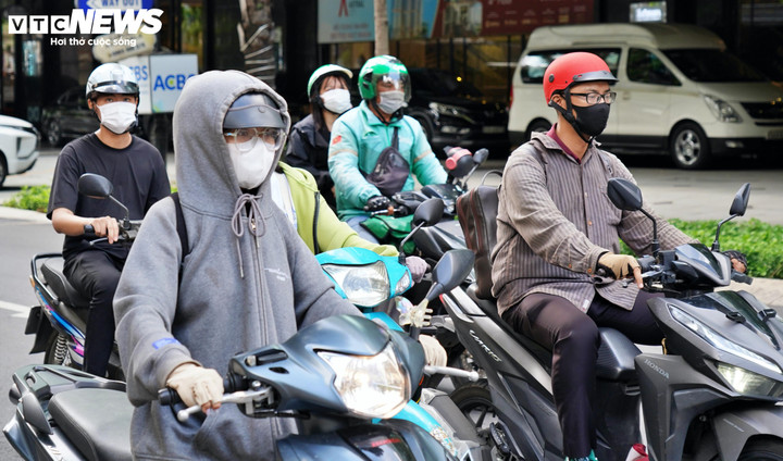 Thời tiết TP.HCM hôm nay 7/7, sáng đến trưa tiếp tục trời nắng, về chiều tối có mưa rào và dông một vài nơi.