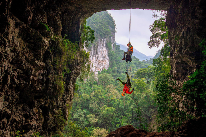 Các tour thám hiểm hang động Quảng Bình - 14