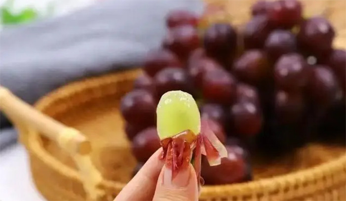 Để chọn nho ngon, cần chú ý màu sắc, hương vị. (Ảnh: Sohu)