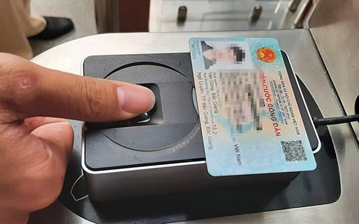Quy trình sử dụng thẻ CCCD gắn chip rút tiền từ cây ATM được thực hiện bảo mật chặt chẽ. (Ảnh minh họa)