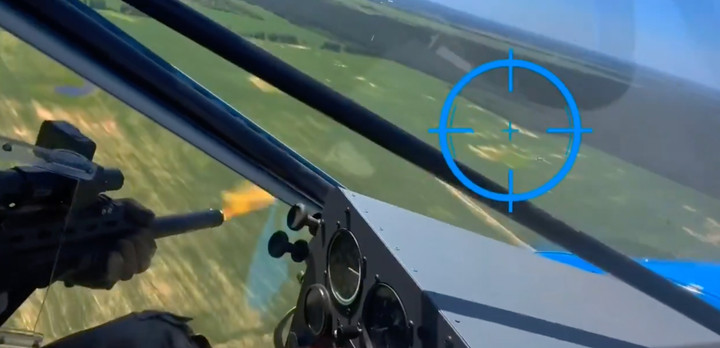 Binh sĩ Ukraine sử dụng súng máy đánh chặn hầu hết các UAV cỡ nhỏ của Nga ngay trên không. (Ảnh: GUR)