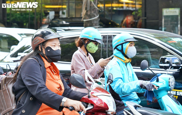 Thời tiết TP.HCM hôm nay 10/7, sáng đến trưa trời nắng, về chiều tối có mưa rào và dông rải rác.