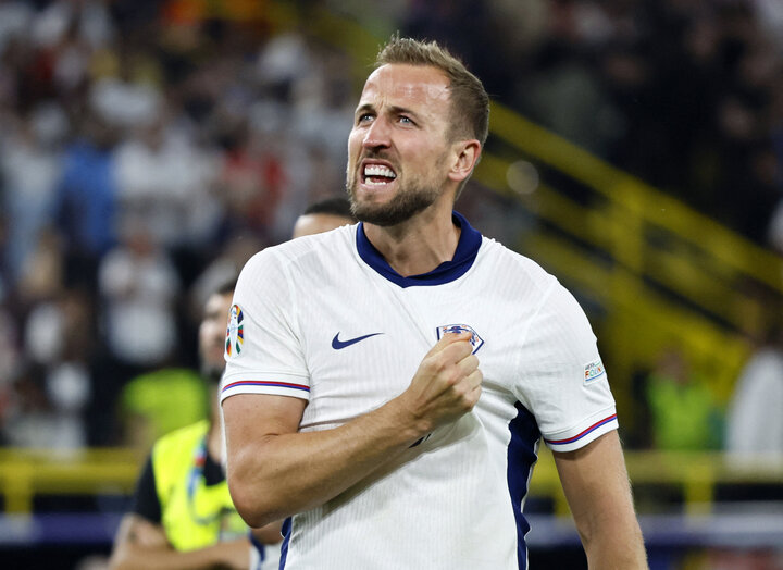 Chính Harry Kane là người thực hiện quả đá 11m thành công, gỡ hòa cho Anh.