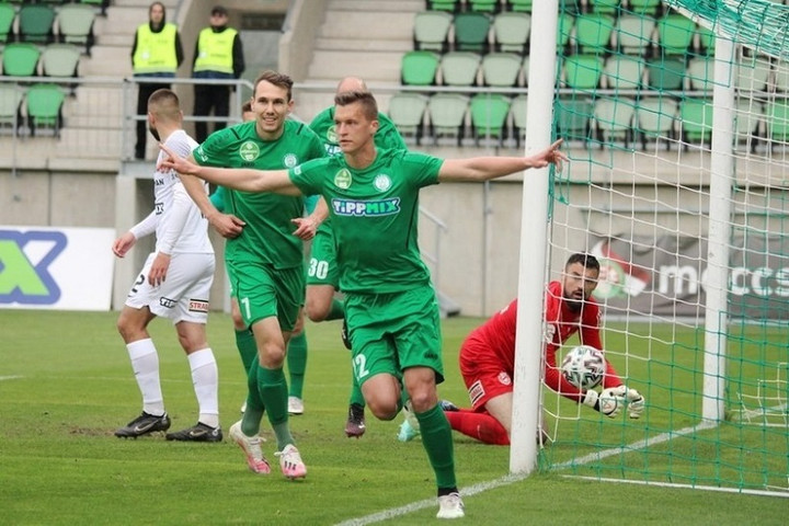 Paksi SE chạm trán Corvinul Hunedoara tại Europa League