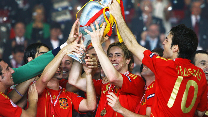 Tây Ban Nha đá trận bán kết 2 tại EURO 2008, nhưng vẫn giành chức vô địch.