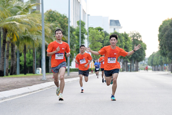 Các phóng viên, phát thanh viên luôn nỗ lực rèn luyện sức khỏe, giữ vững tinh thần sáng tạo để đáp ứng tốt công việc.