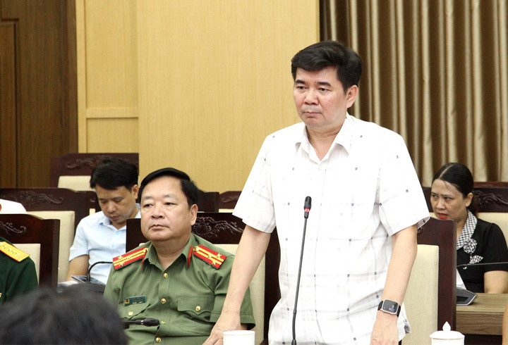 Đại diện lãnh đạo Viện Kiểm sát nhân dân tỉnh phát biểu thảo luận tại hội nghị.