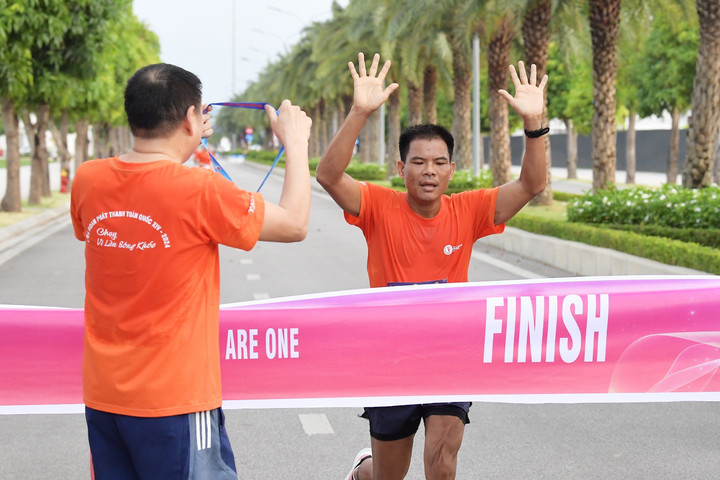 500 phát thanh viên, biên tập viên tham gia Giải chạy 'Vì làn sóng khỏe' - 13