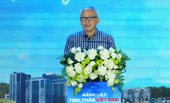 TS Hoàng Dương Tùng.