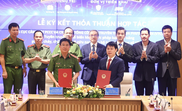 Lễ ký kết hợp tác về tuyên truyền, phổ biến kiến thức pháp luật, kỹ năng PCCC&CNCH trên nền tảng số VTC.