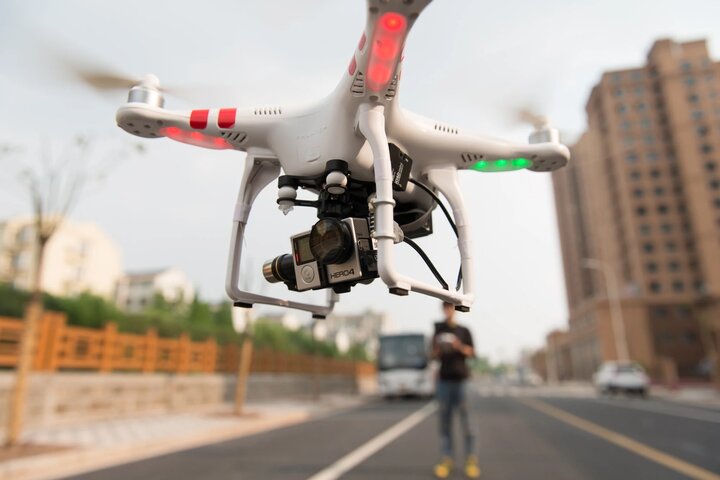 Việc sử dụng flycam cho các mục đích khác thường luôn thu hút nhiều sự chú ý trên mạng xã hội ở Trung Quốc. (Ảnh: Shutterstock)