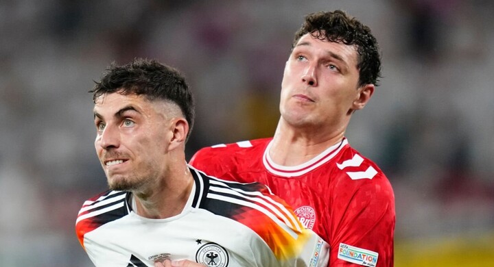 Hậu vệ Andreas Christensen (Đan Mạch): Đan Mạch có màn trình diễn kém thuyết phục ở vòng bảng với 3 trận hòa. Ở vòng knock-out, họ để thua 0-2 trước Đức. Dấu ấn Christensen để lại tại EURO chỉ là tỷ lệ chuyền 100% trong trận gặp Slovenia.
