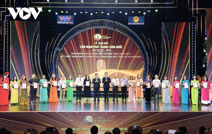 Ban Tổ chức trao hạng mục giải thưởng: Giọng vàng, Người dẫn chương trình xuất sắc, Kỹ thuật dàn dựng chương trình, Ứng dụng nền tảng số và Giải thưởng Podcast.