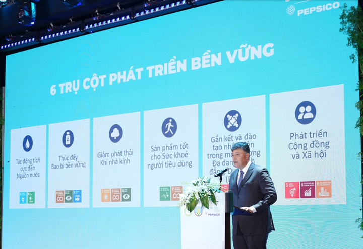 Ông Jahanzeb Khan, Tổng Giám đốc Điều hành Suntory PepsiCo Việt Nam chia sẻ về nỗ lực giải quyết những thách thức về môi trường và xã hội, thông qua các hợp tác chiến lược và mô hình cải tiến, đem lại tác động tích cực cho cộng đồng.