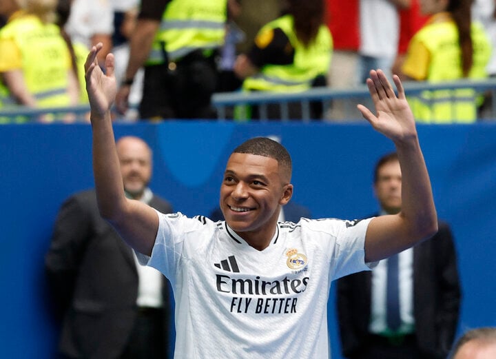 Mbappe thi đấu trận đầu tiên cho Real Madrid. (Ảnh: Reuters)