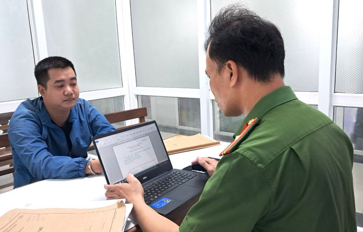 Trần Thanh Hải tại cơ quan công an.