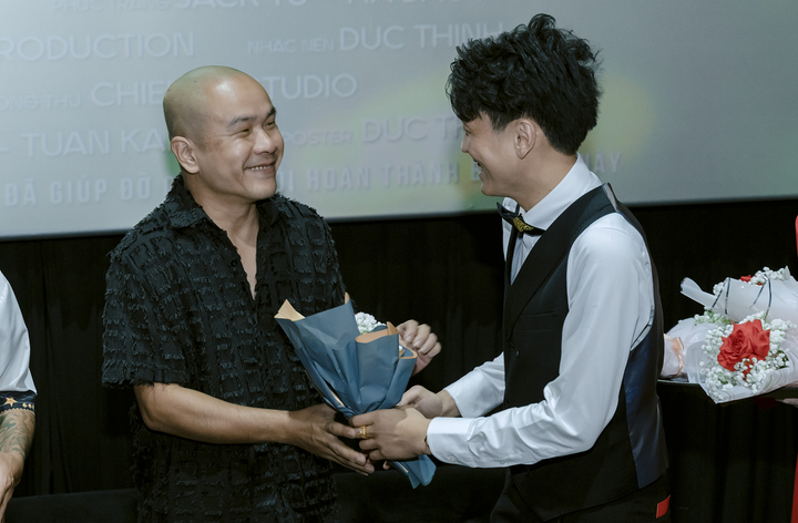 Đức Thịnh và Hoàng Thành Long trong buổi ra mắt phim "Phận gái - Chuyện của Trang".