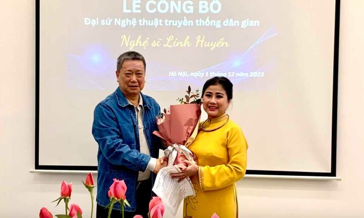 Nghệ sĩ Linh Huyền rất nặng lòng với nghệ thuật cải lương.