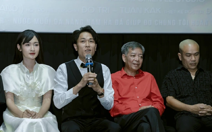 Hoàng Thành Long chia sẻ trong buổi ra mắt phim.