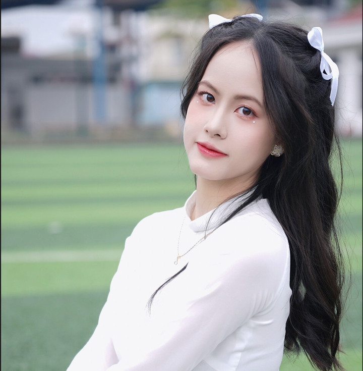 Chân dung nữ sinh đạt hai điểm 10 thi tốt nghiệp THPT. (Ảnh: NVCC)