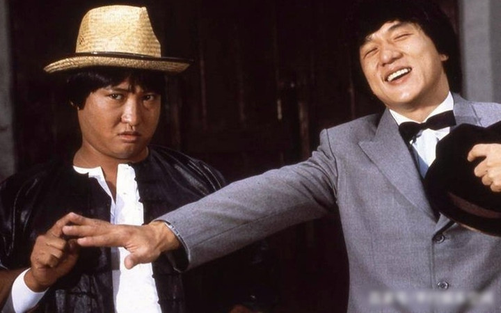 Thành Long và Hồng Kim Bảo có mối quan hệ thân thiết.