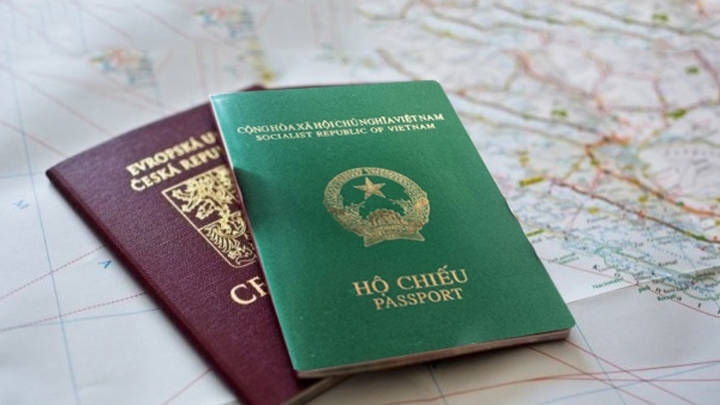 Có thể sử dụng hộ chiếu còn thời hạn để mở tài khoản ngân hàng. (Ảnh minh họa)