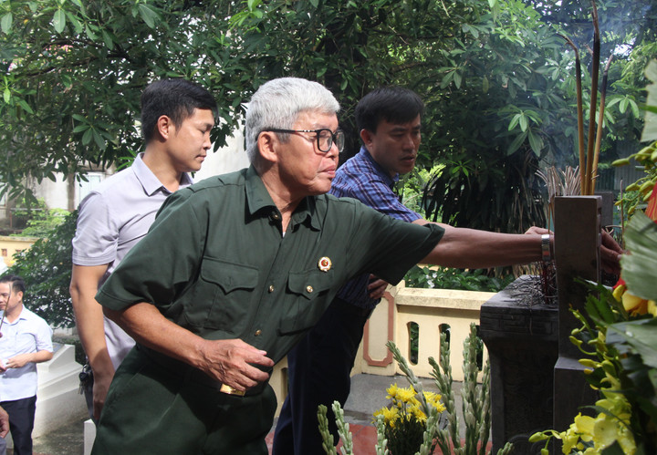 Lãnh đạo huyện Thường Tín thăm, tặng quà Mẹ Việt Nam Anh hùng, người có công - 1