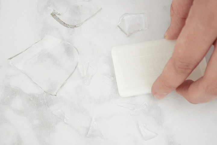 Một số tác dụng khác của xà bông. (Ảnh: onegoodthing)
