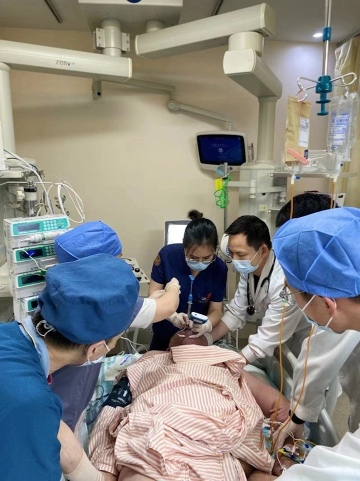 Bà Hou được chẩn đoán bị say nắng. (Ảnh: Bệnh viện nhân dân số 10 Thượng Hải)