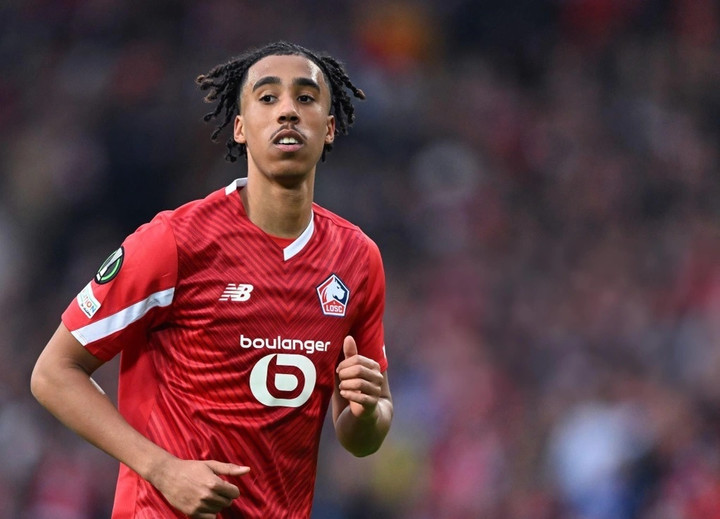 Leny Yoro gây ấn tượng tại Lille.